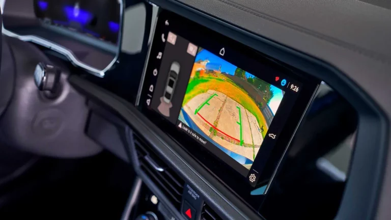vw-jetta-2022-camara-reversa